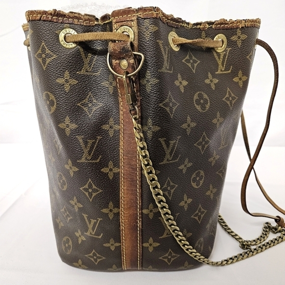 Louis Vuitton Noe Bucket Bag in Monogram Canvas and Leather - Picture 8 of 15